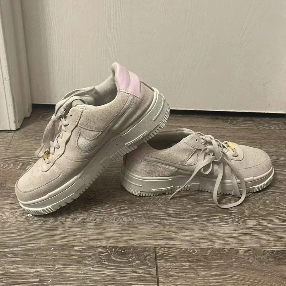 Womens Nike Air Force I Pixel Suede Size 9 1/2 Air Force Ones Size 9.5